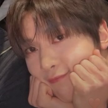 𝒩 𝜗𝜚 tweet media