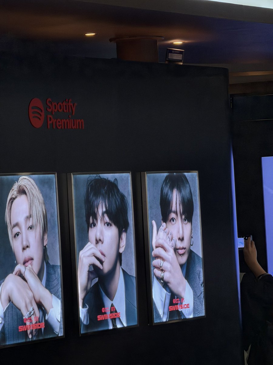 anibrks's tweet photo. thank you for preparing such an amazing event! genuinely one of the most interesting and unique experiences i’ve ever had 🥰 

@spotifykr @bts_bighit #spotifyxbts #swimside https://t.co/ccLG44eqgM