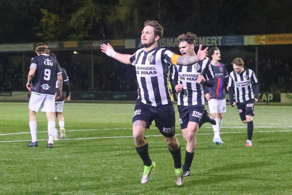 vvgemert's tweet photo. Vele foto's van de enerverende derby @vvgemert - @UDI19 (3-1) vind je nu op de site van de zwartwitten. 
https://t.co/Az23OOeOYW https://t.co/02R06nsWU2