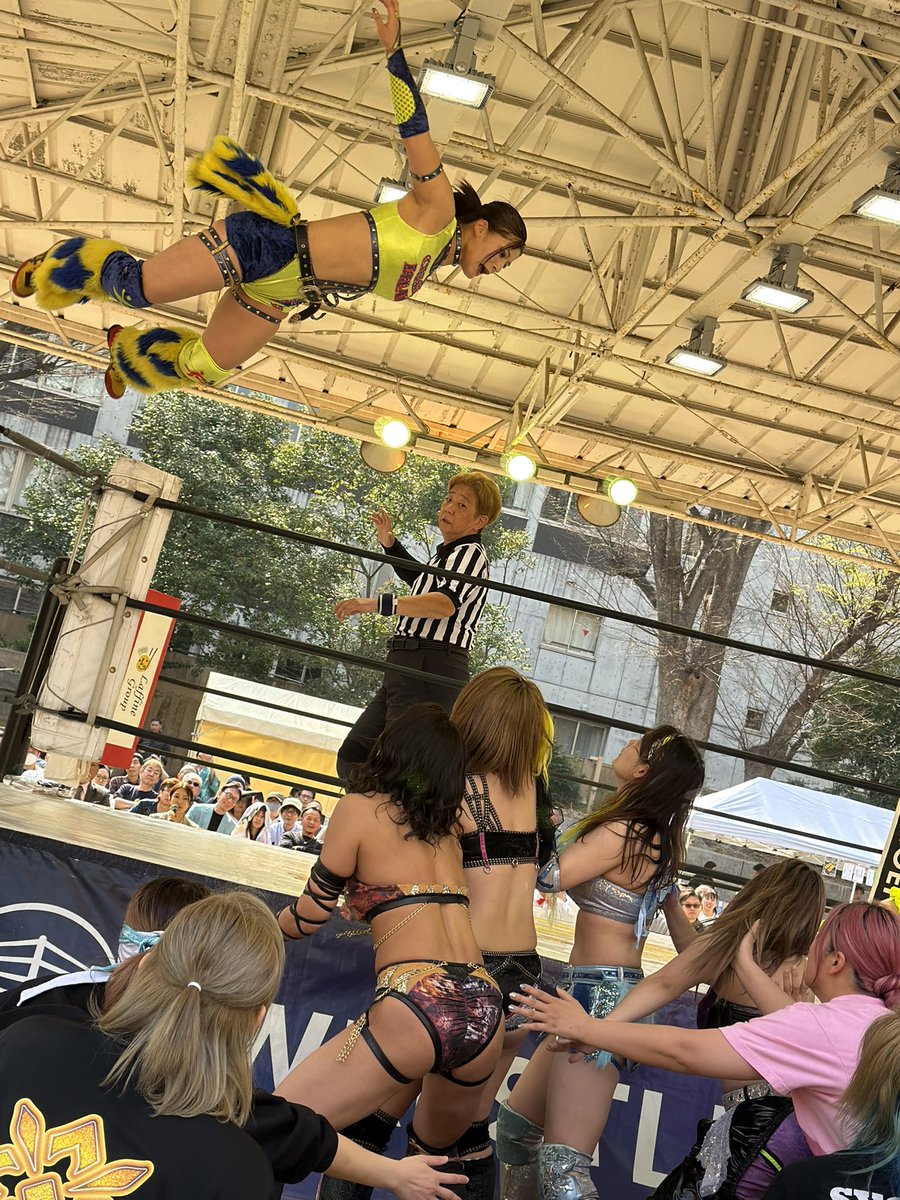 スマックダウン tweet media