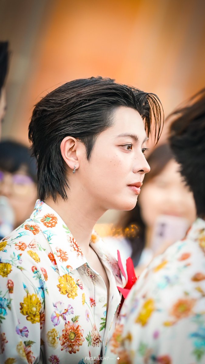 𝘍𝘐𝘙𝘚𝘛 𝘚𝘐𝘎𝘏𝘛── .✦ tweet media