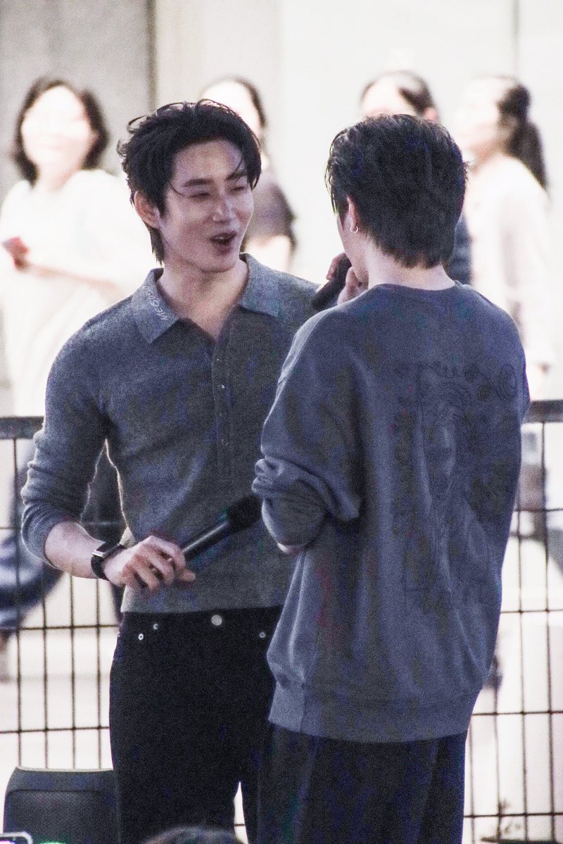 meG. | 🌃 tweet media