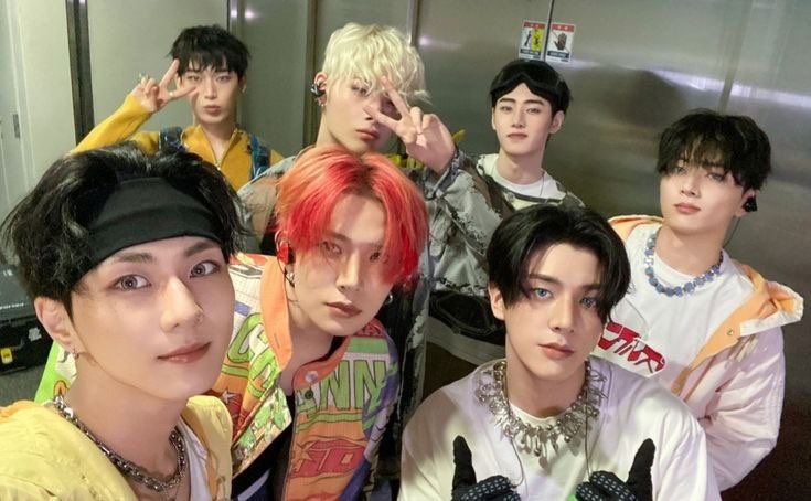 Enhypen is 7. 𝐹𝑎𝑙𝑙 𝐸𝑁-𝐿𝑜𝑣𝑒 ♡ tweet media