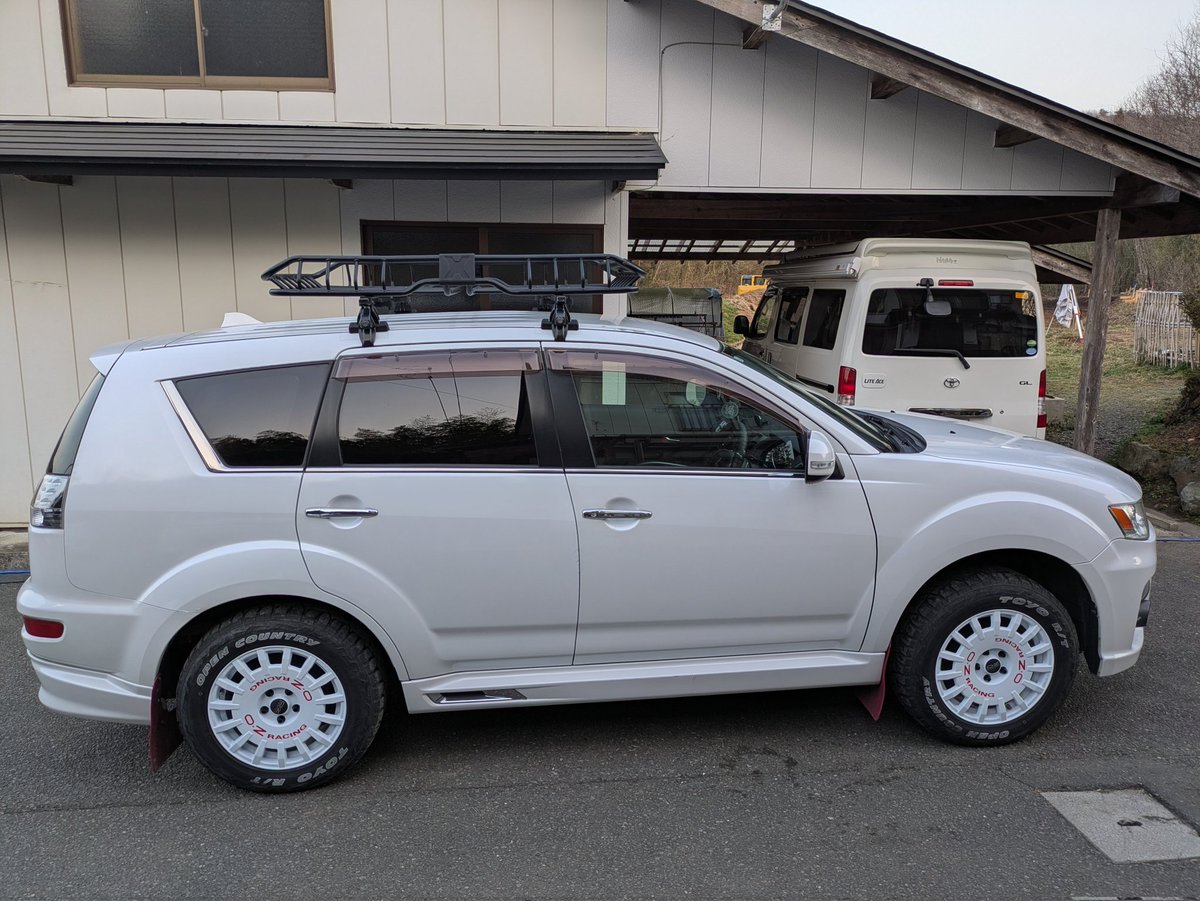 りこりー tweet media