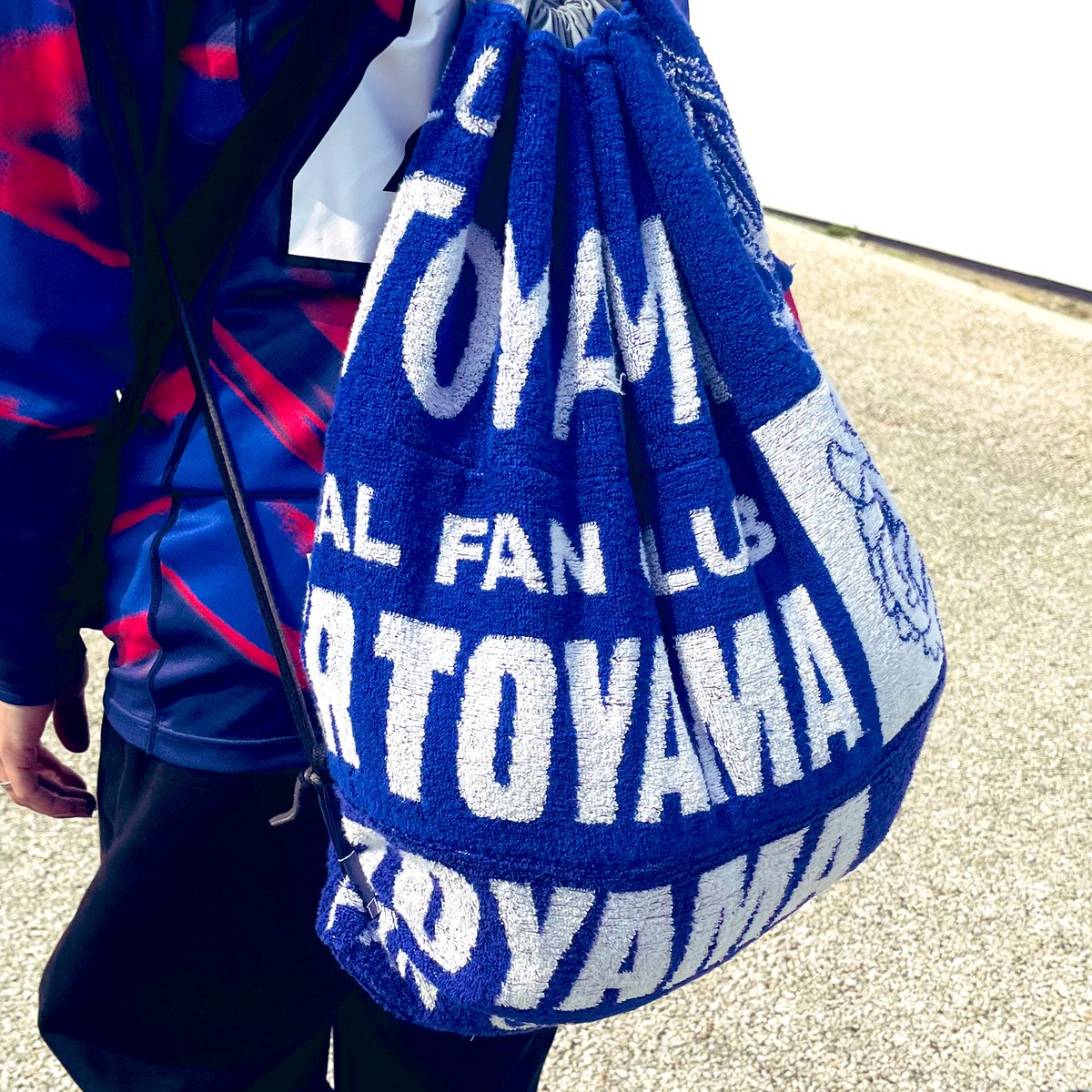 おうす tweet media