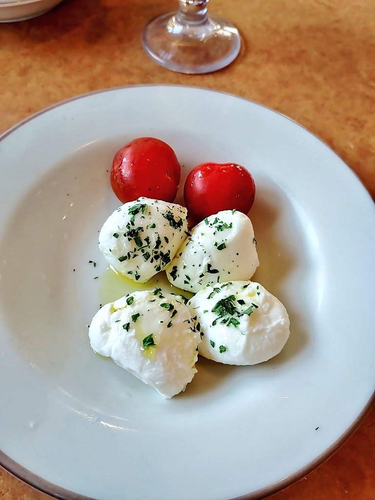 マライア・キャリーと同じ誕生日 tweet media