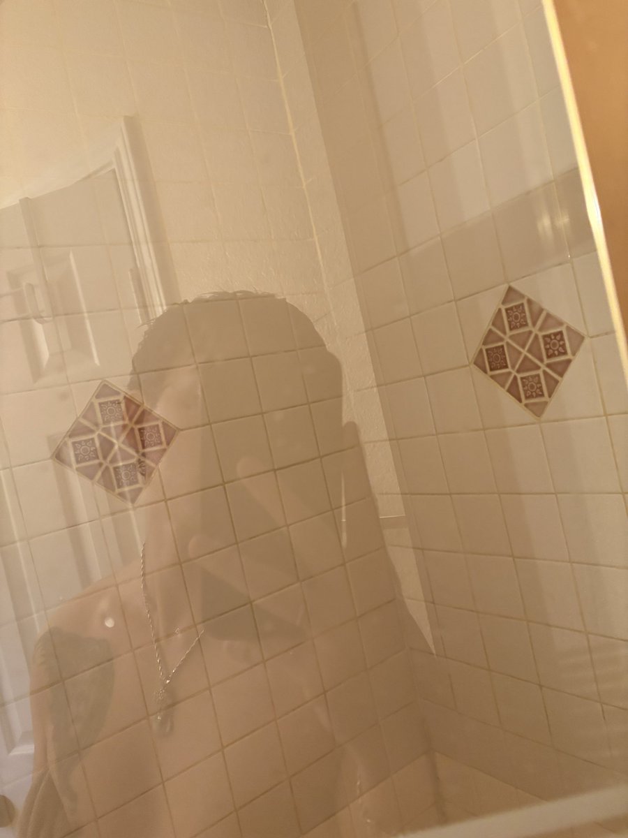 🦇 🏰 ♟️ 🖤 tweet media