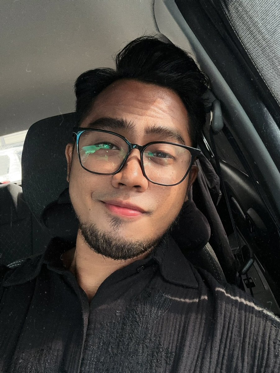 khrazzzz's tweet photo. Salam, takda yang nak ajak ke Open House ke ? https://t.co/AwukU4xrHz
