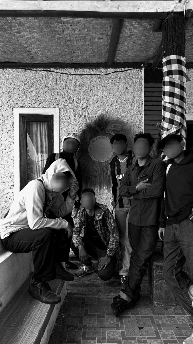 saestupisan's tweet image. meski dipinggirkan tetap terdengar....
#neverfades