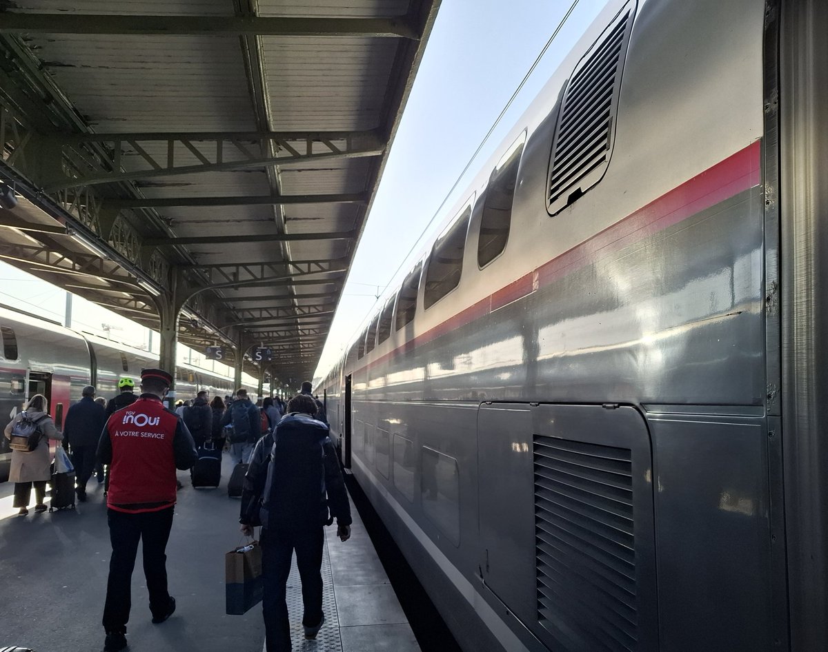 O xoven do tren 🚆 tweet media