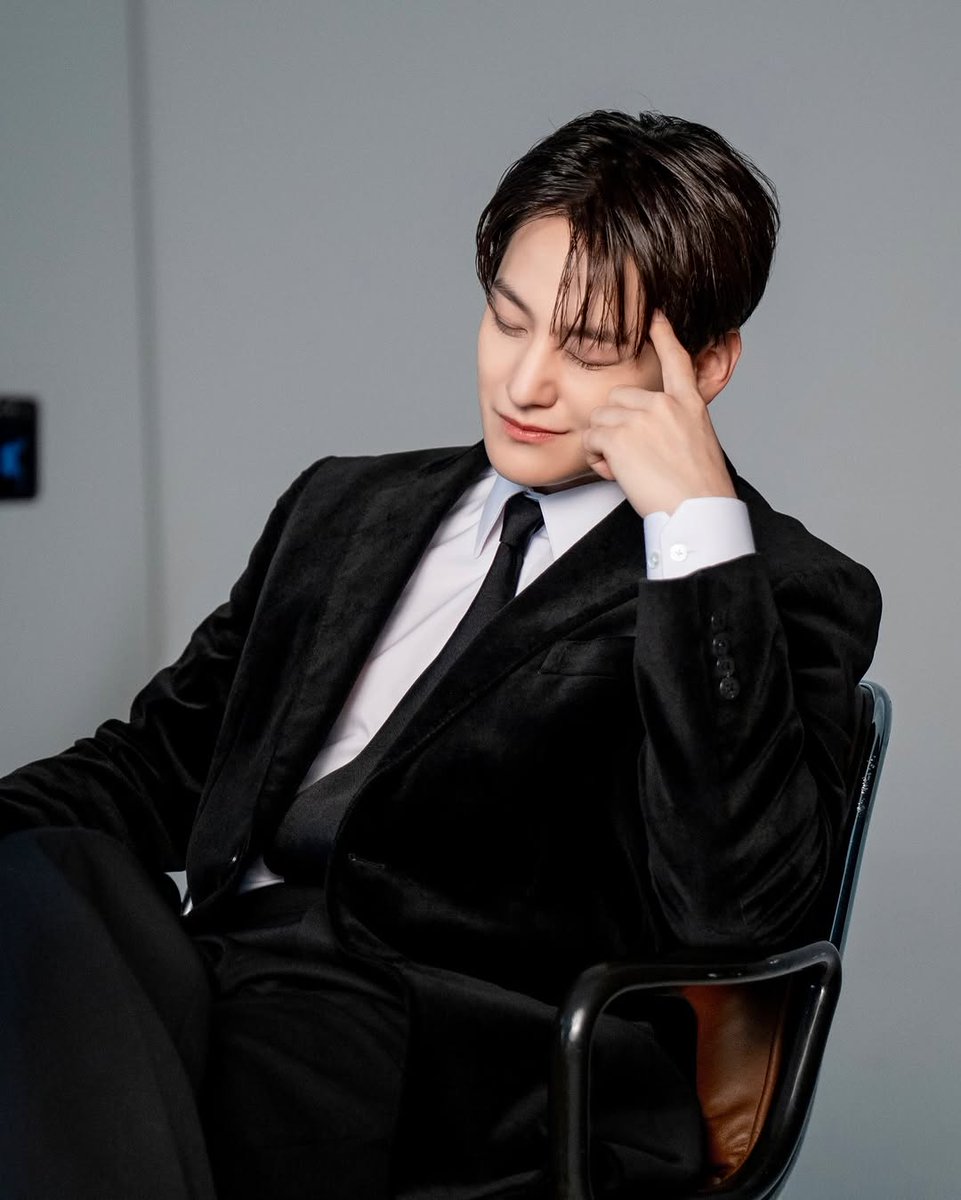 유므또 tweet media