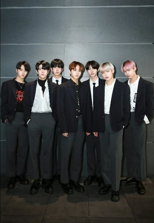 Enhypen is 7 tweet media