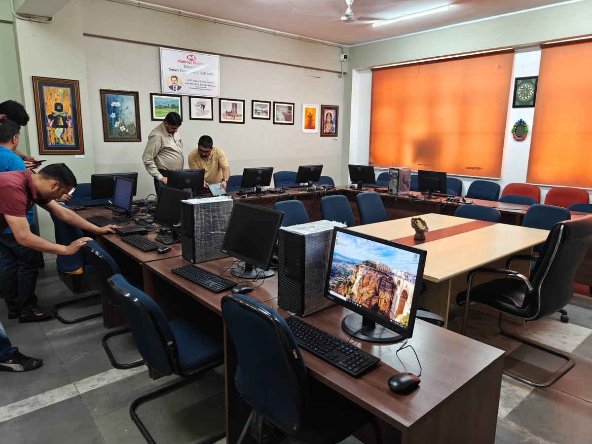 BaliRam14150546's tweet image. Establishing a Computer Lab Empowering Education through Technology
CM SHRI SCHOOL SEC.21 ROHINI 1412291
is thrilled to announce the establishment of a state-of-the-art computer lab in the school courtesy of the Muthoot finance generous donation through the Vidyanjali initiative.