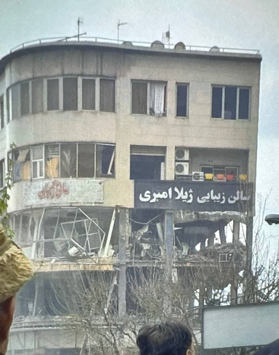  مرد مشکی پوش tweet media