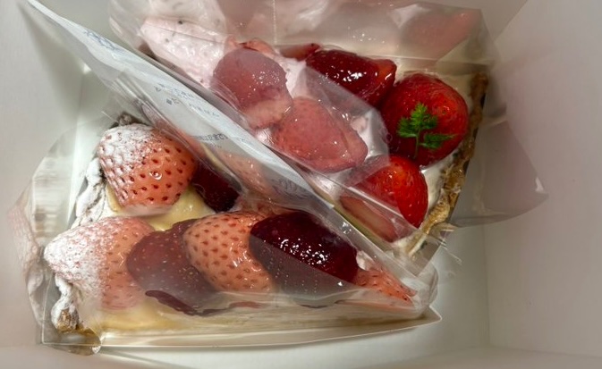 としい tweet media