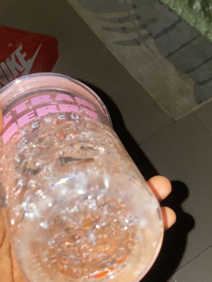 Laurel🦇 tweet media