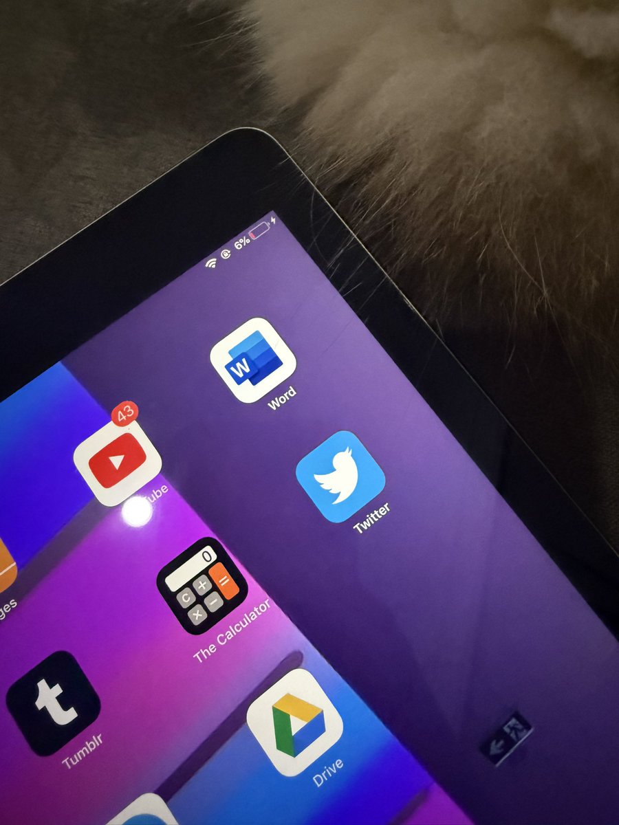 riatarded tweet media