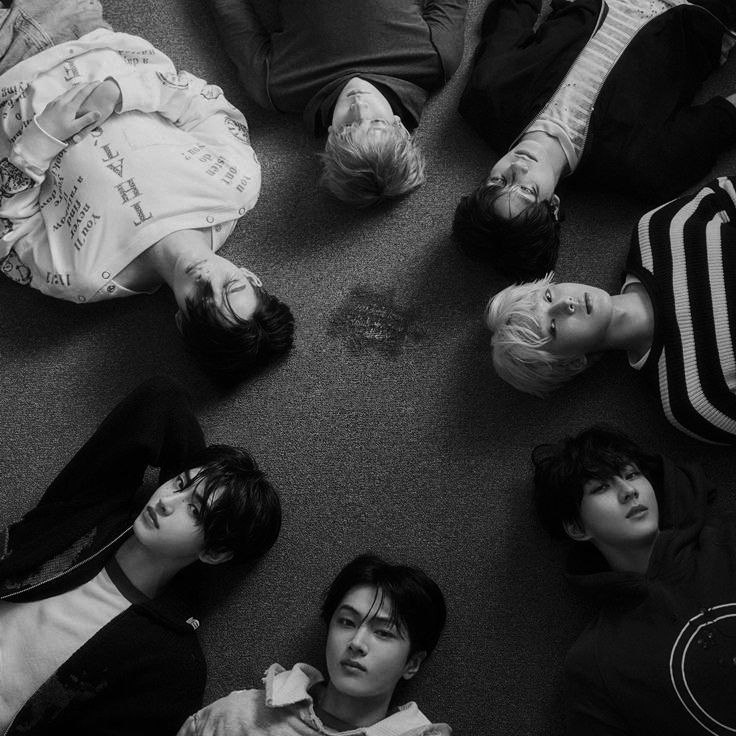 ENHYPEN IS 7 tweet media