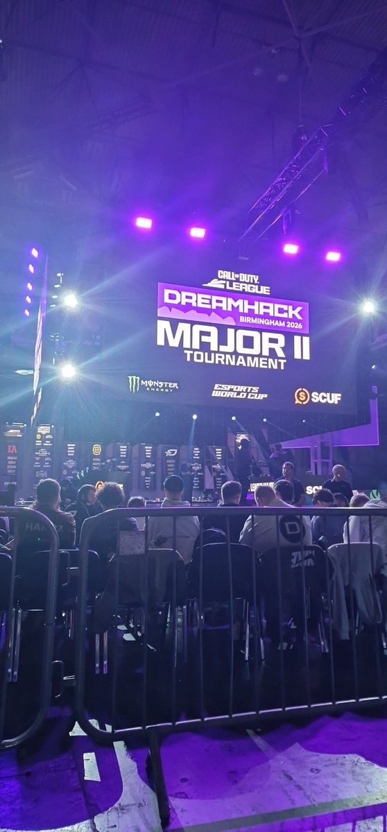 tummyevans's tweet image. Its Championship Sunday!

Up The Greenwall 🟢🧱

#cdl #dreamhack #greenwall