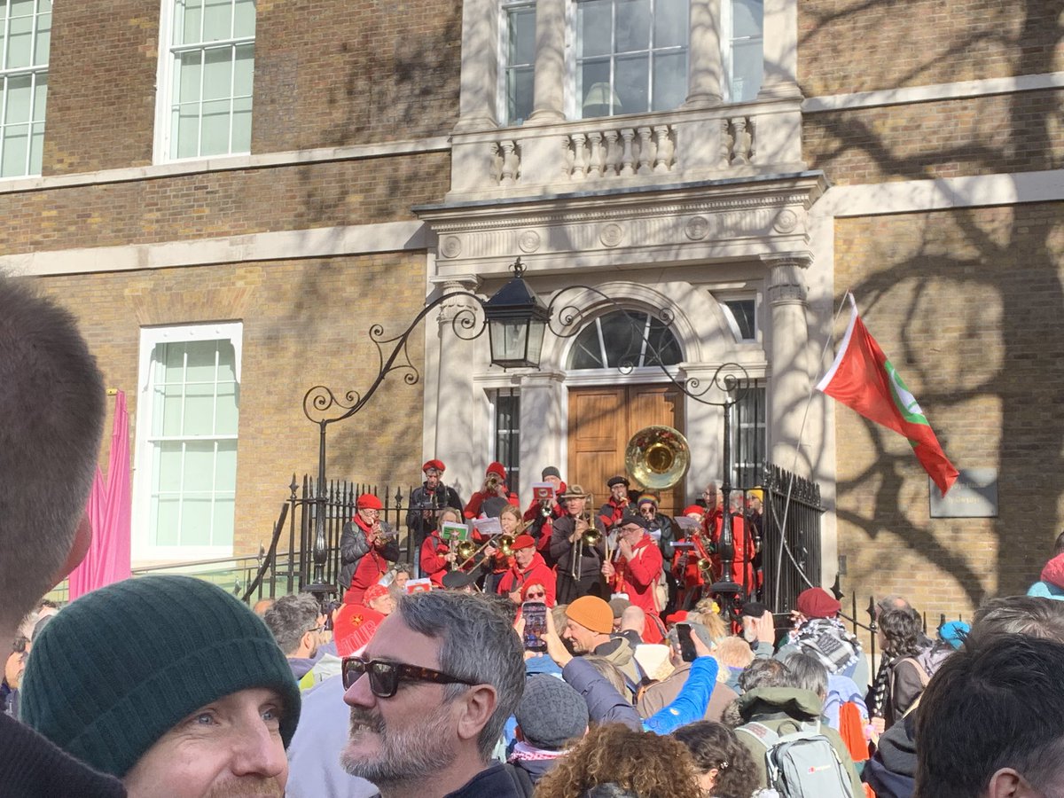 Theo Michael 🌹🐝💙🇨🇾 tweet media