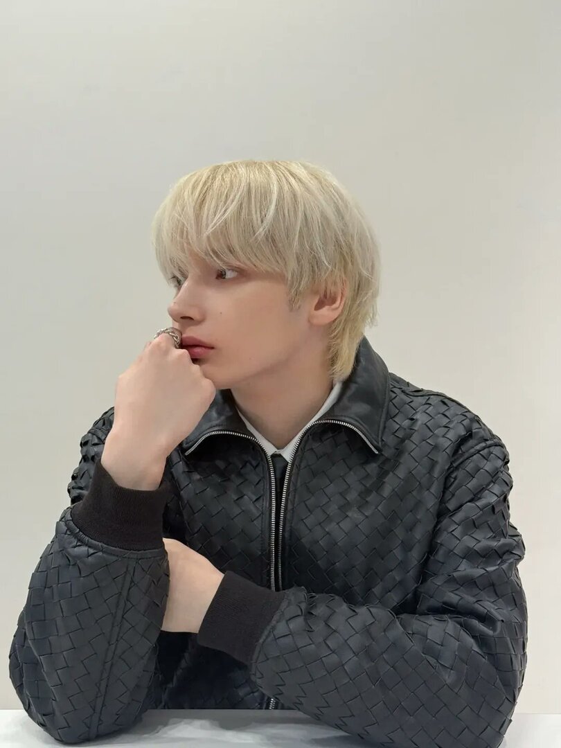 selfolssi ♤ tweet media