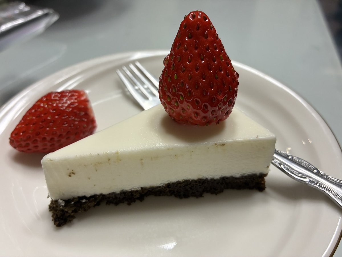 ごろどく tweet media