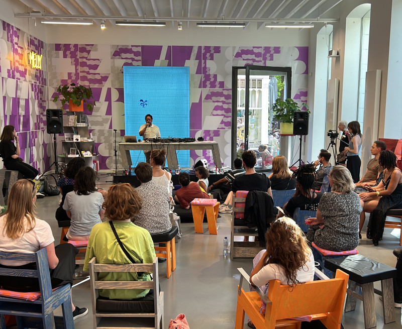 MoLaudi's tweet image. A sonic keynote lecture by DJ Mo Laudi (Ntshepe Tsekere Bopape) as part Tools for Demodernizing at Kunstinstituut Melly, Rotterdam, June 2023. #soniclecture #soundart #sound #artist