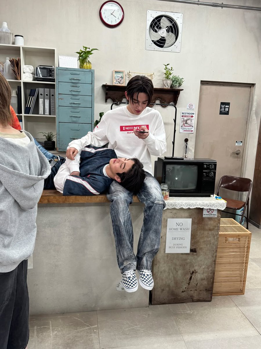 geonholik's tweet photo. do not ever separate them they come in a set ❤️‍🩹 https://t.co/VFoLkAau7D