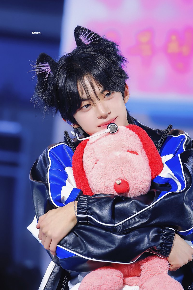 𝙈𝙖𝙯𝙚. tweet media