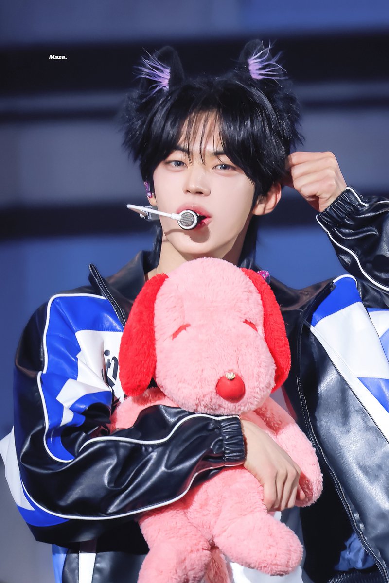 𝙈𝙖𝙯𝙚. tweet media