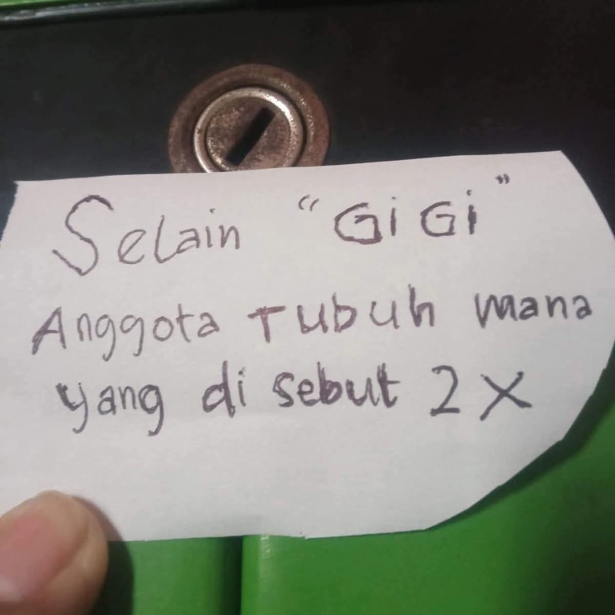 Ketawa itu GRATIS 🛩 tweet media