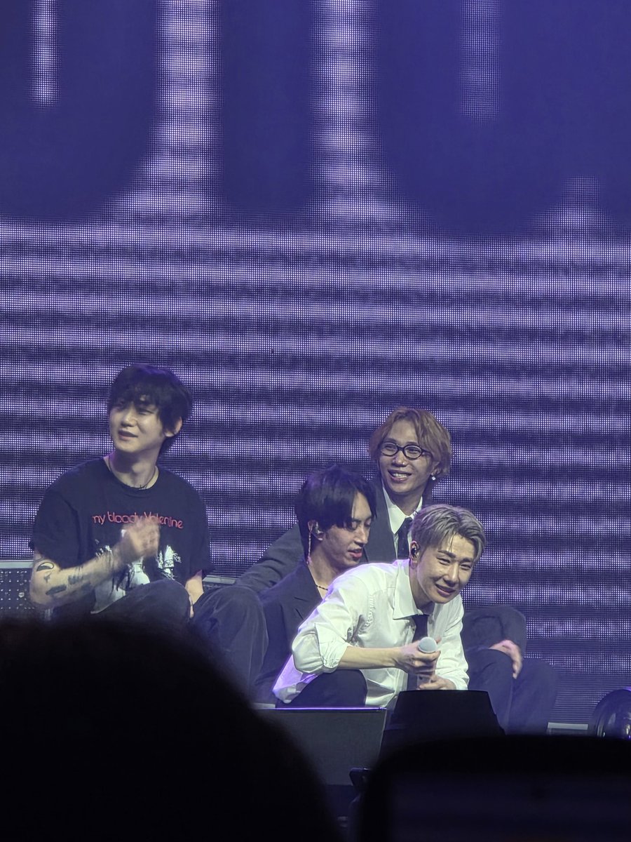 gyul357's tweet photo. 개웃김 https://t.co/AWZcacngqC