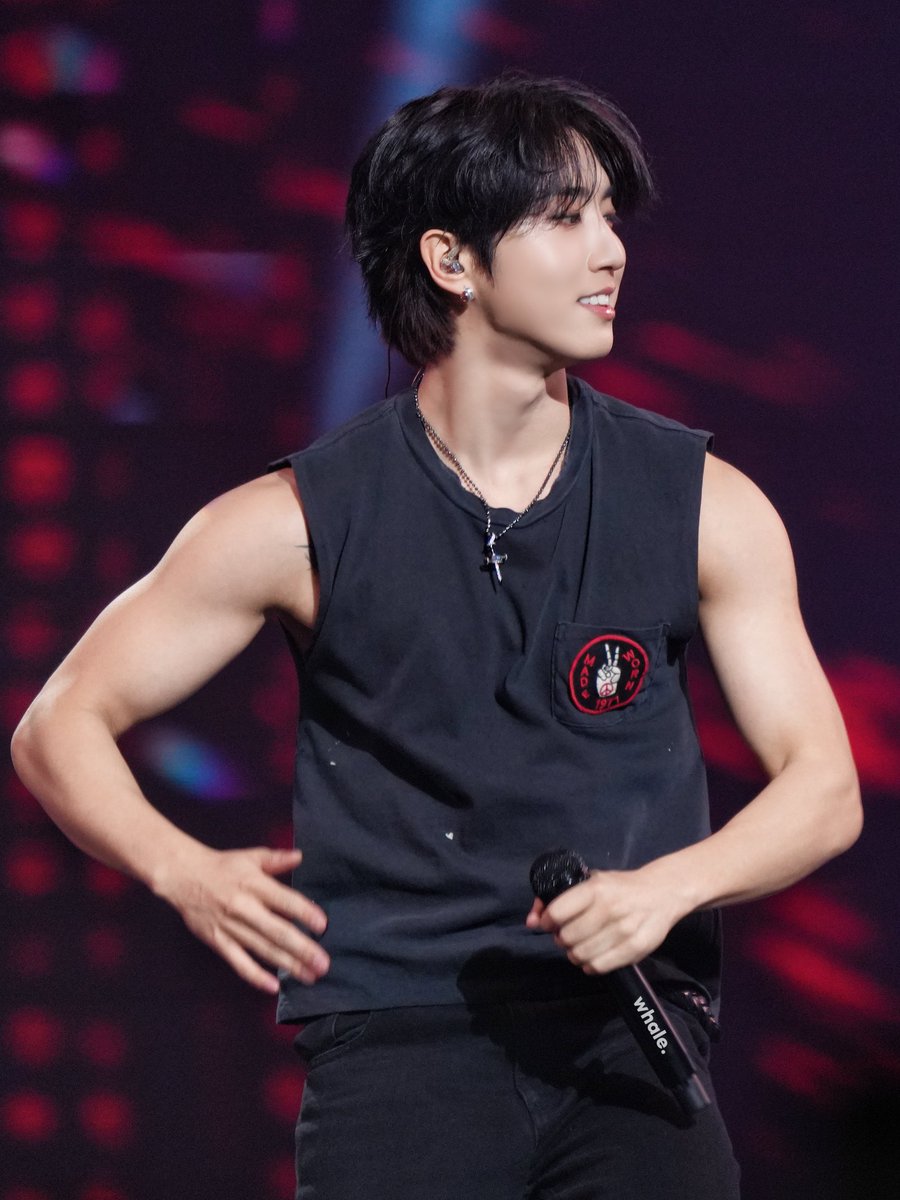 𝙬𝙝𝙖𝙡𝙚. tweet media