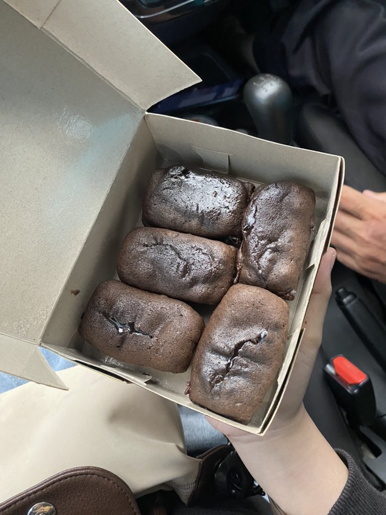 fikakiku tweet media