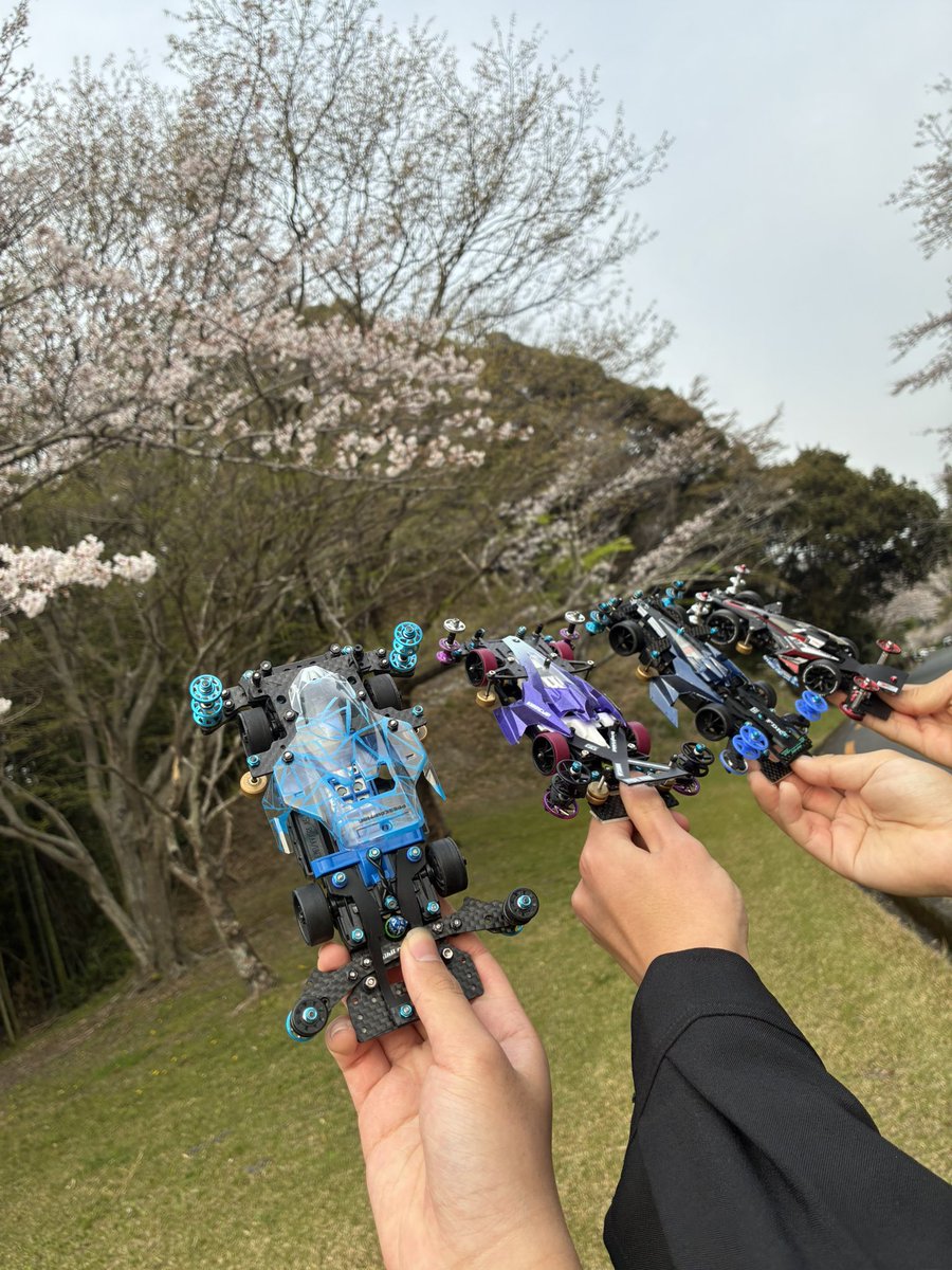 青色スピード狂 tweet media