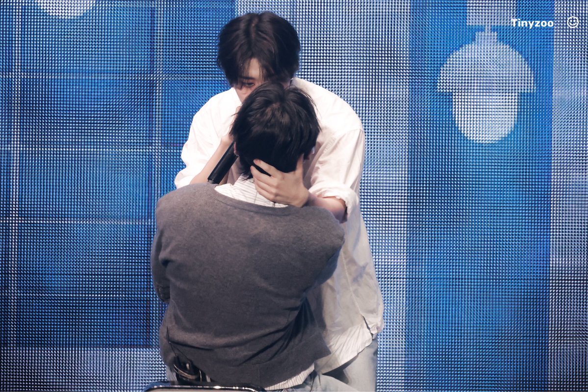 TinyzooOO tweet media