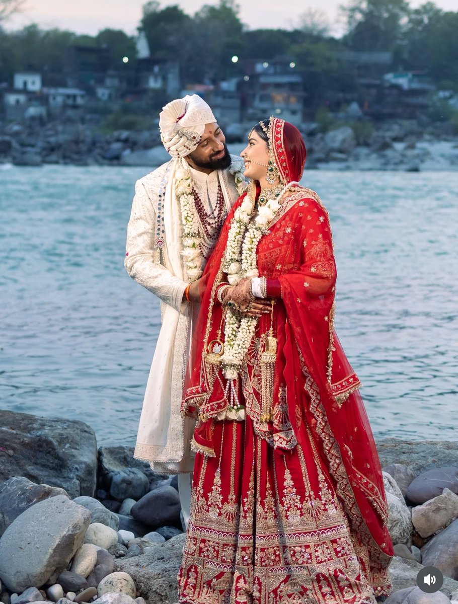 bol_kya_kaam's tweet photo. Congratulations Rajat Dalal for getting married ๐ โค๏ธ
#dighat ๐
#rahat ๐
#RajatDalal ๐พ ๐ช
๐ฅณ https://t.co/6noWnwk0l8