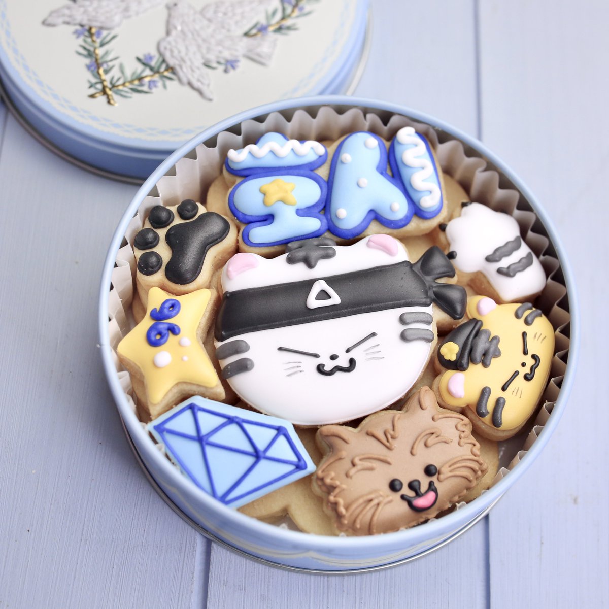 本日19:00よりオーナーのチングの推し缶のご予約受付を開始いたします🐯⭐️✨

ケーキの飾り付けや、缶のままトレカと撮影などセンイルのお祝いにぜひどうぞ👩🏻‍🍳

wooyufactory.stores.jp/items/69c8ef9d…