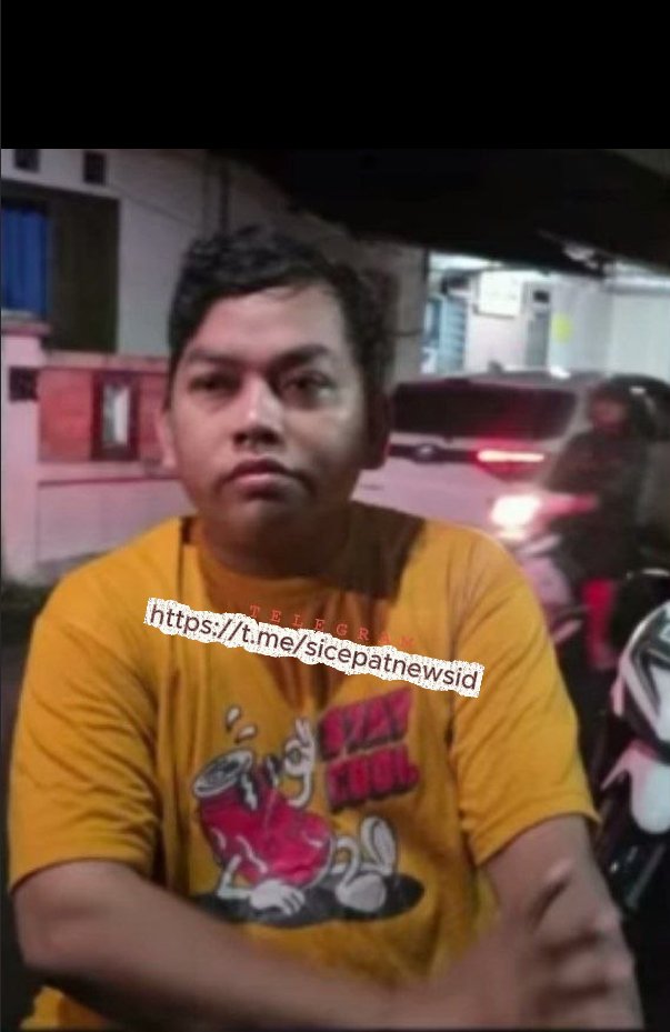 sicepatnews's tweet photo. FULL VIDEO : https://t.co/7gE0WOAIvw
Seorang pria berinisial IK (35) yang diduga mengidap HIV menjadi sorotan setelah menawarkan jasa s*ksual berbayar melalui selebaran di wilayah Pamulang, Tangerang Selatan. https://t.co/aq0cvueCjb