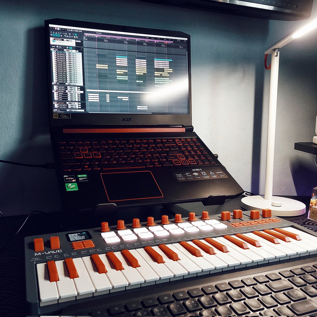 Nutty Nutthakrich tweet media