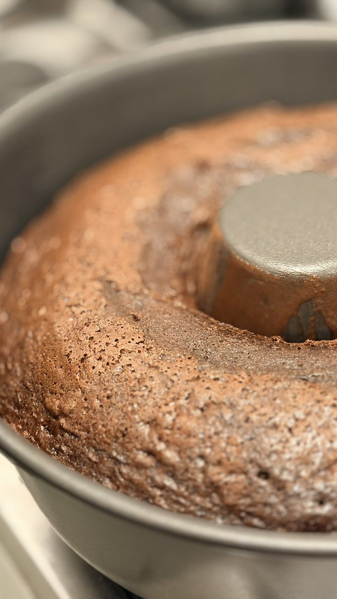 robcanario's tweet photo. Vai um bolinho recém saído do forno pro café da manhã? https://t.co/BvrfEUjAp6