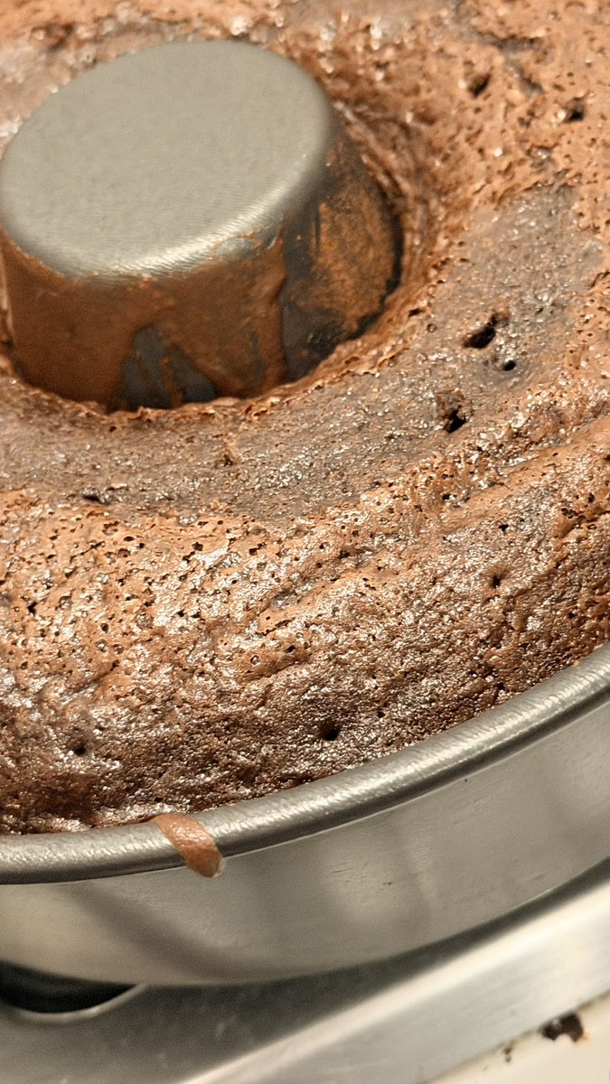 robcanario's tweet photo. Vai um bolinho recém saído do forno pro café da manhã? https://t.co/BvrfEUjAp6