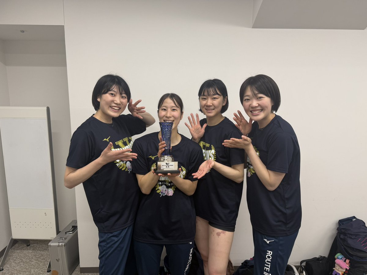 imchonsa's tweet photo. 👑Vリーグ連覇👑

みんな今までで1番かっこよかった！最高の2日間でした🌸
29勝1敗！！圧倒的な強さ魅せられたね🔥！
2日間沢山の応援本当にありがとうございました🎌

#Powered_by_ルートインホテルズ
#ルートインホテルズ信州ブリリアントアリーズ
#信州ブリリアントアリーズ https://t.co/ZyWqpuFQ3a