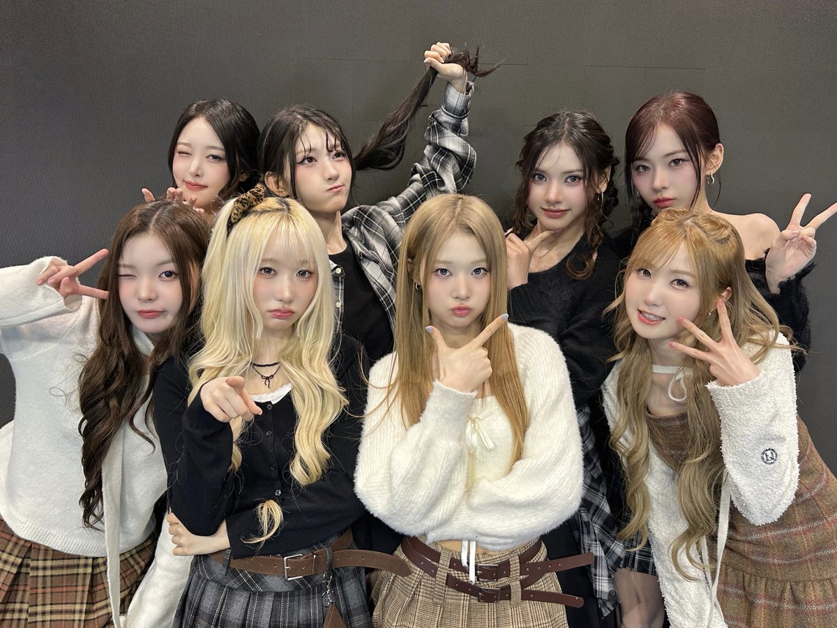 [#SMN_BEHIND] #팬사인회

이번 주말도 함께 해줘서 고마워요 🤍
앞으로의 주말도 우리가 책임질게 💪🏻

#SAYMYNAME #세이마이네임 #SMN #セマネ