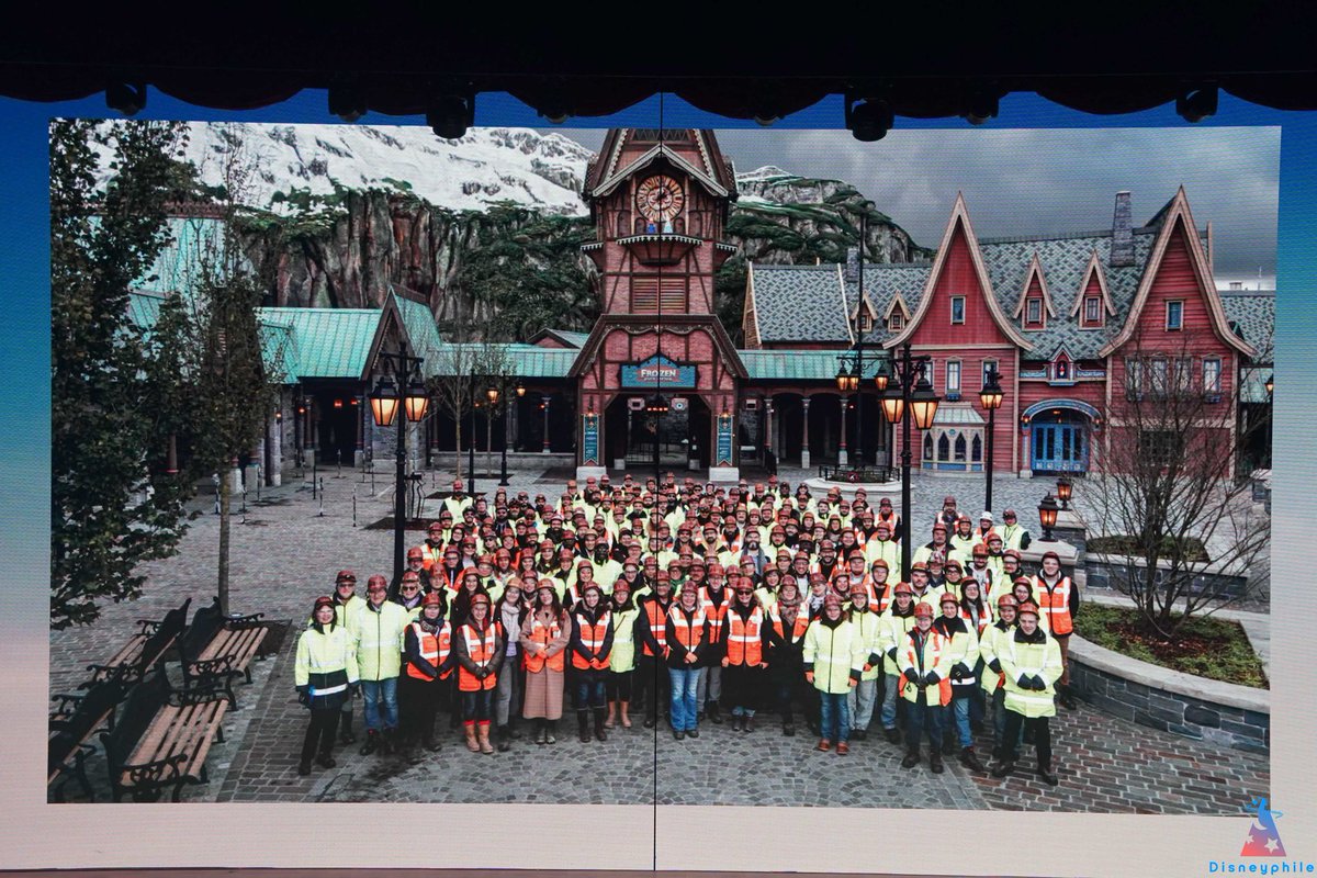 DisneyphileLIVE's tweet image. ❄️ Nous venons d'assister une conférence de presse passionnante autour de la saga La Reine des Neiges et de son adaptation dans les parcs à thème dont Disney Adventure World. Récap' très bientôt.