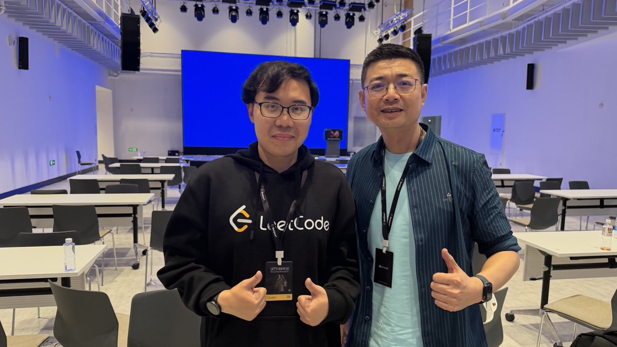 iamhands0me's tweet photo. @fatbobman 說很喜歡我的 presentation
我們還進行了一番 AI 的探討
讓我很有共鳴感 😊 https://t.co/DIlbcXVqeZ