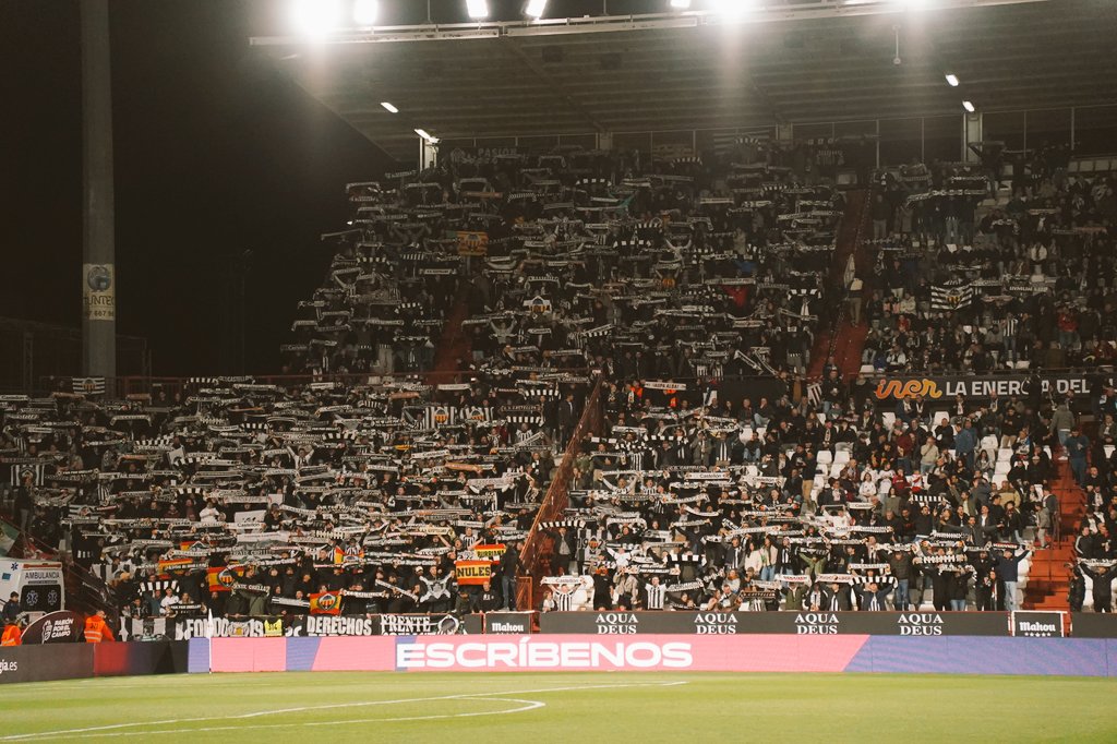 SOMOS UNO!

Y vamos a luchar juntos hasta la última gota de sangre ⚒️