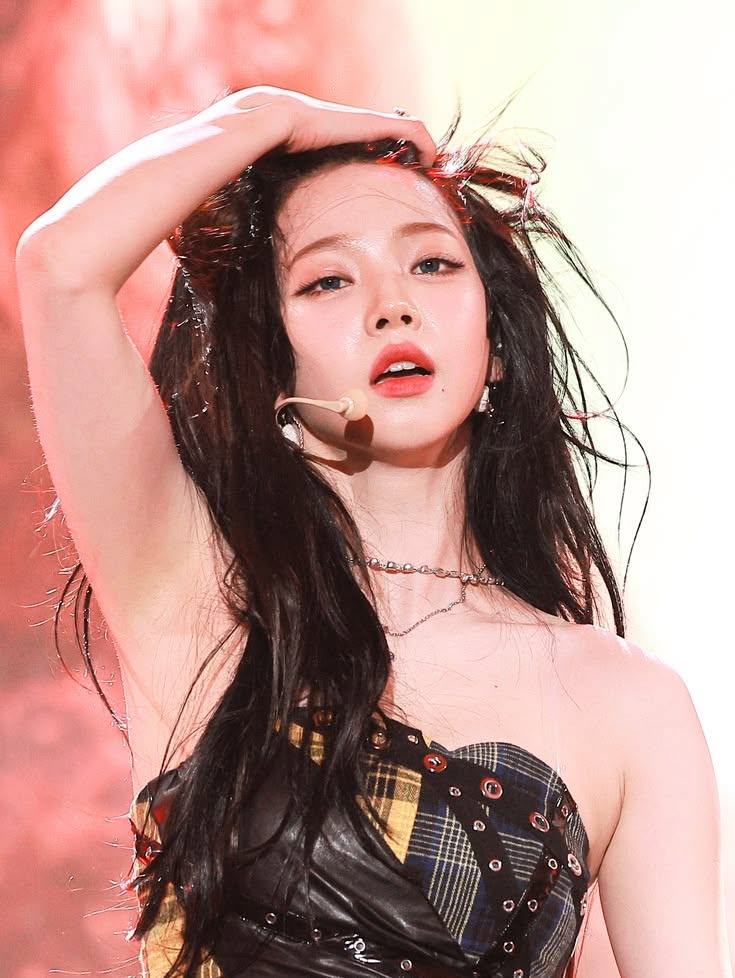 K. Gallery tweet media