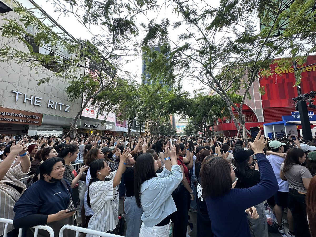 Centerpoint Siam Square tweet media