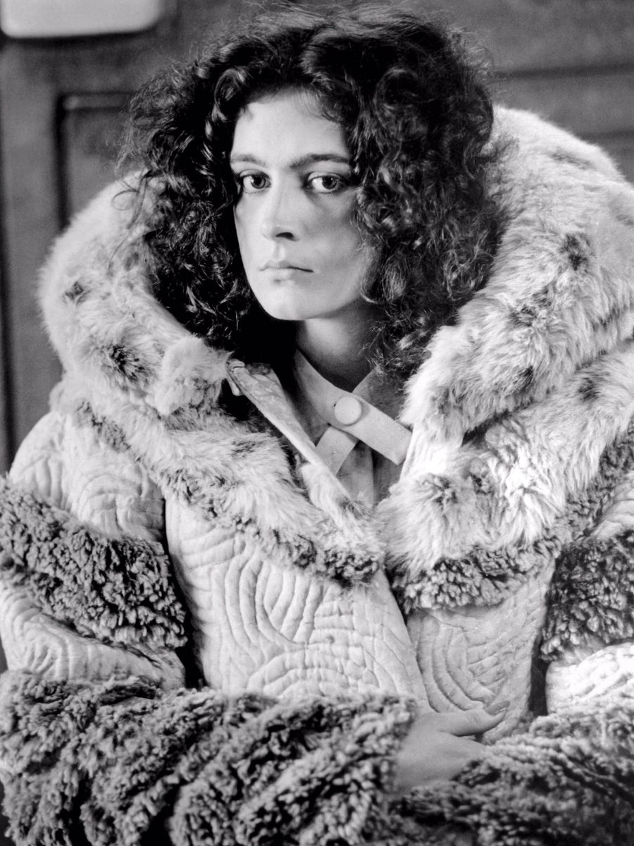 threshold dash tweet media